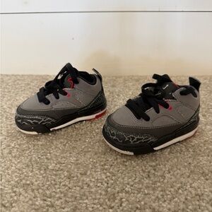 Air Jordan Retro 3 OG Black Cement Kids Sneakers